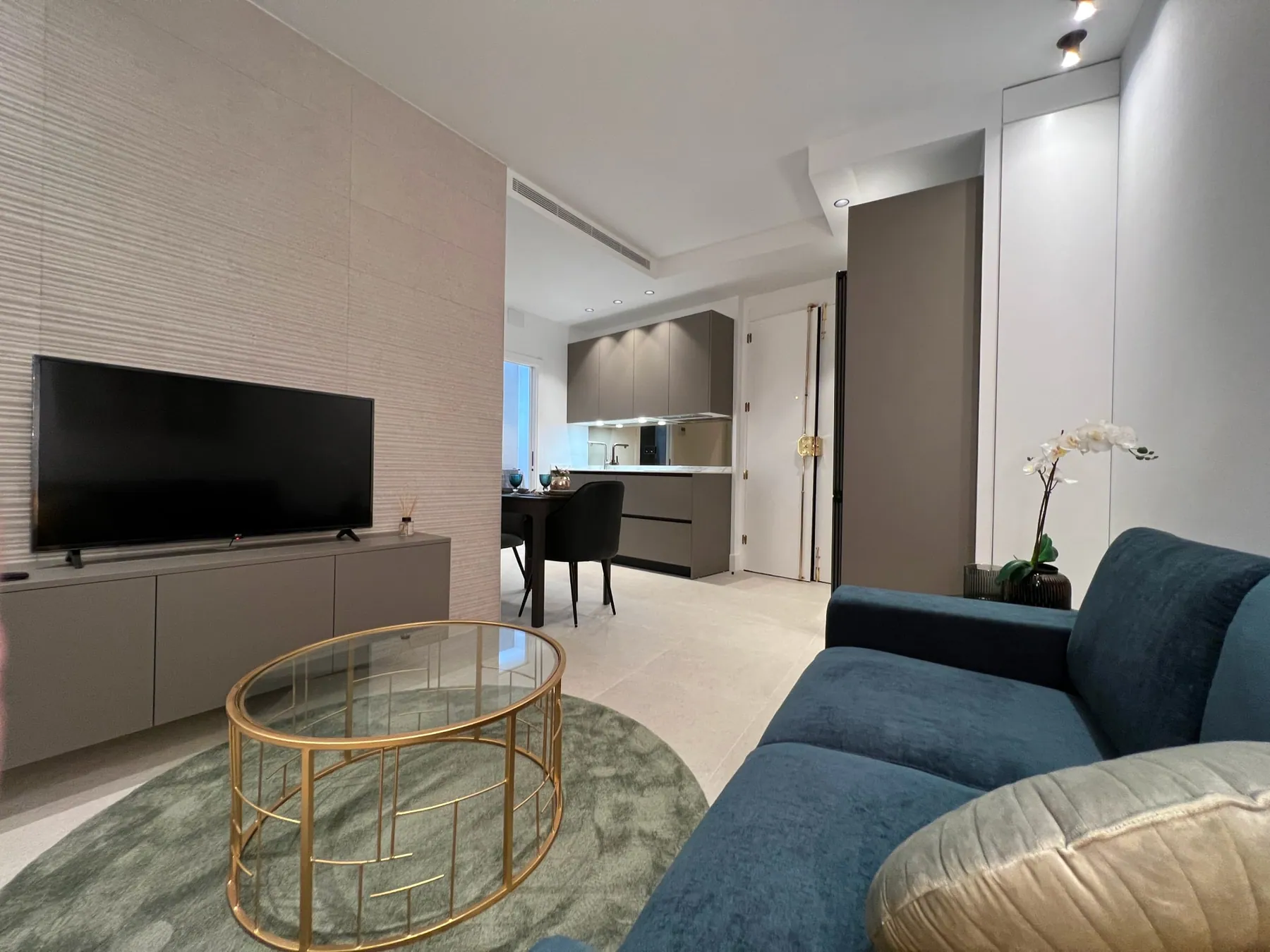 Apodaca 13 Apt B, reforma de vivienda en Malasaña, Madrid — proyecto de Lishome