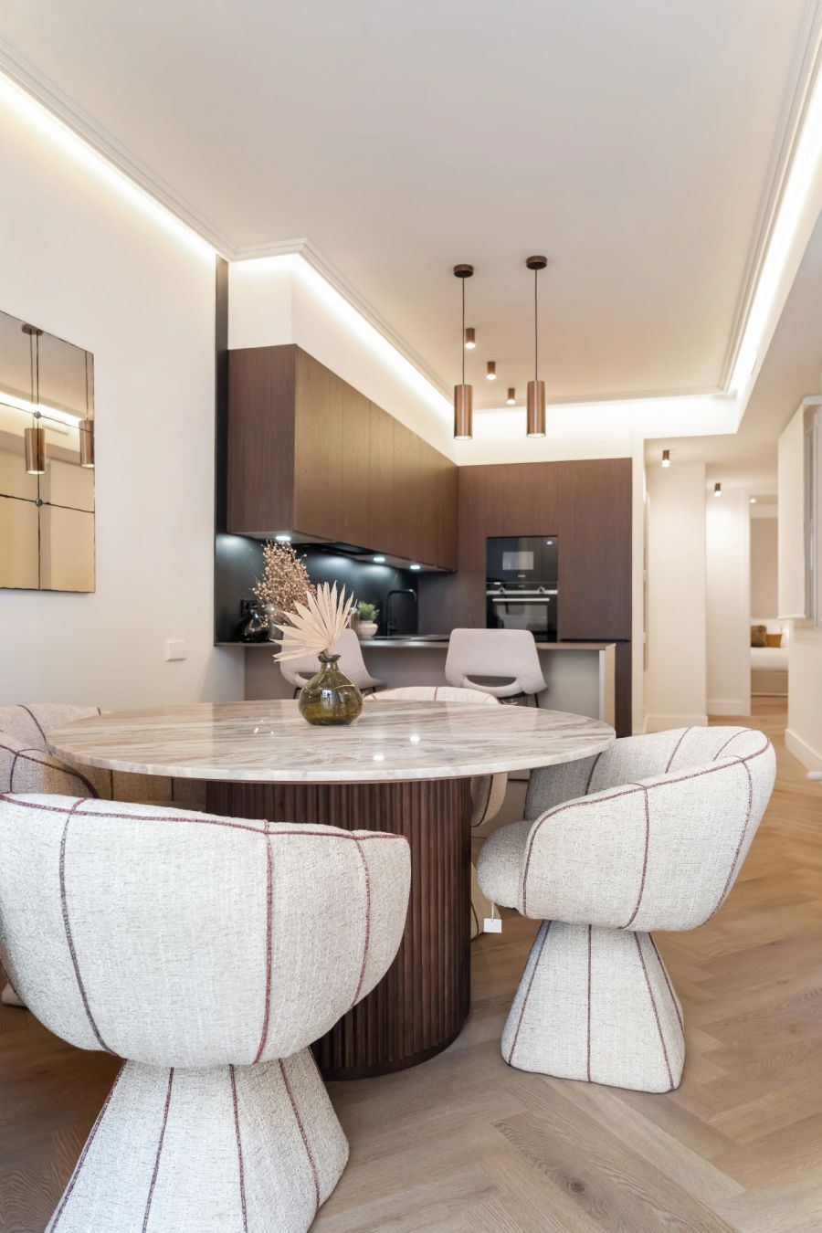 Viriato 39, Chamberí, Madrid — Suite con baño y vestidor (2/18)